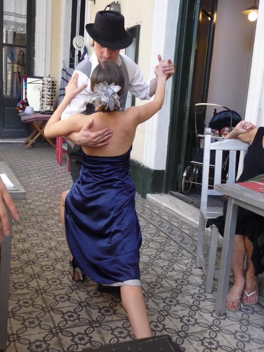 Couple dancing Tango in Buenos Aires