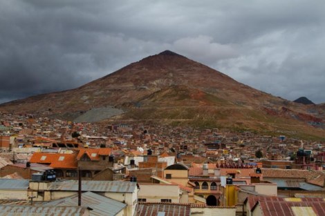 "Cerro Rico" - Reicher Hügel - Berg mit ehemals höchstem Silbervorkommen in der Welt, mittlerweile völlig durchgetunnelt